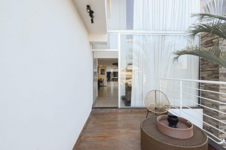 Casa em Condomínio para aluguel no Residencial e Empresarial Alphaville: