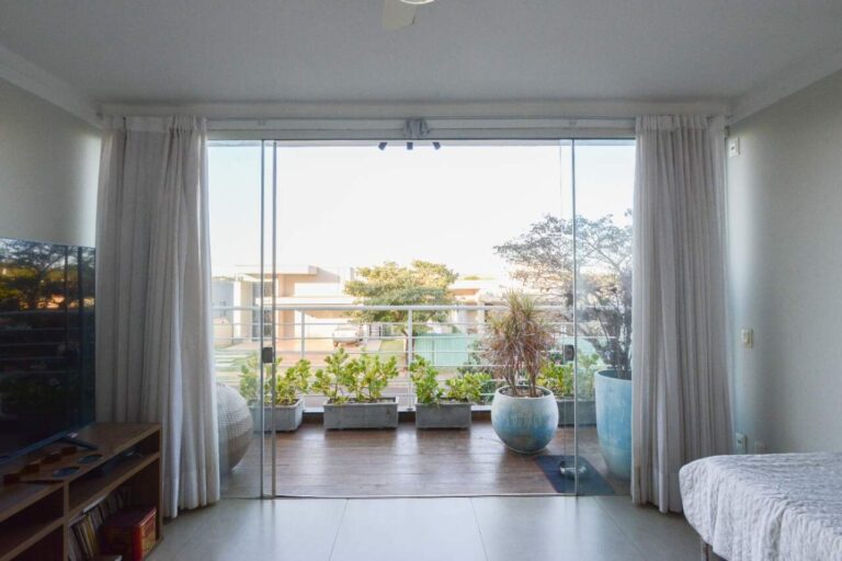 Casa em Condomínio para aluguel no Residencial e Empresarial Alphaville: