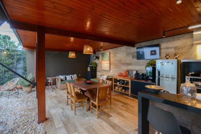 Casa em Condomínio para aluguel no Residencial e Empresarial Alphaville: