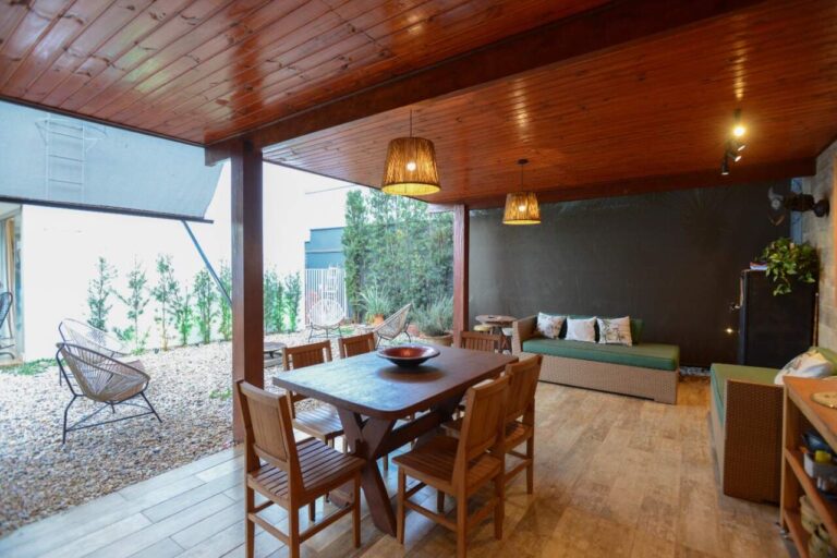 Casa em Condomínio para aluguel no Residencial e Empresarial Alphaville: