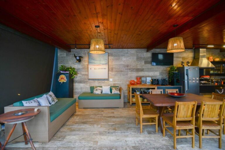 Casa em Condomínio para aluguel no Residencial e Empresarial Alphaville: