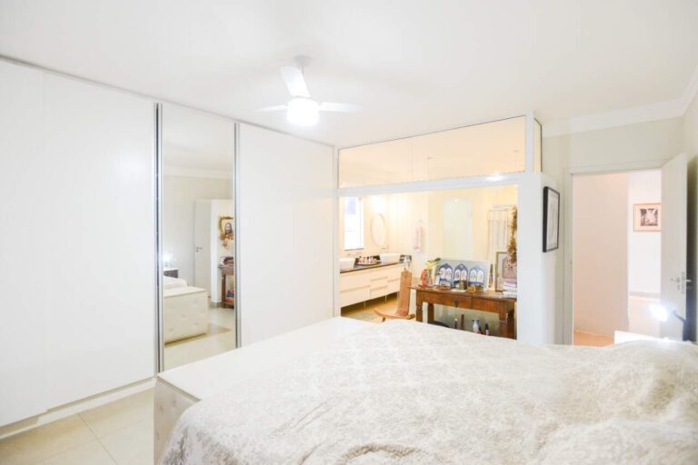 Casa em Condomínio à venda no Residencial e Empresarial Alphaville: