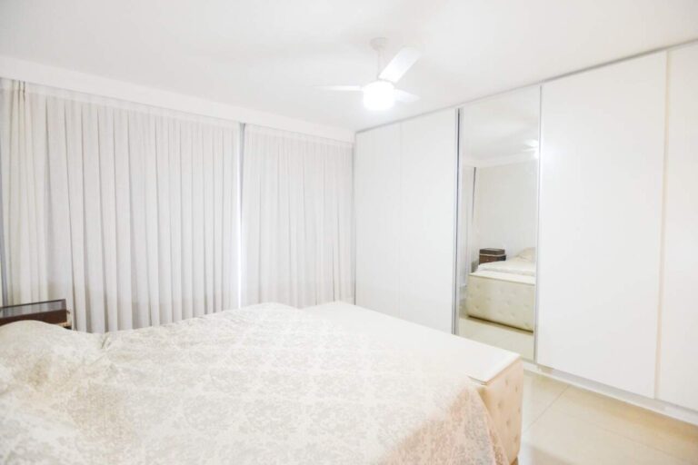 Casa em Condomínio para aluguel no Residencial e Empresarial Alphaville: