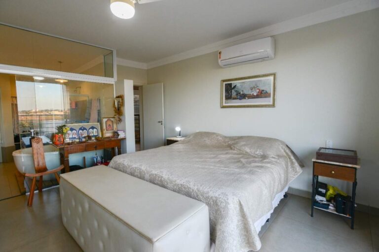 Casa em Condomínio à venda no Residencial e Empresarial Alphaville: