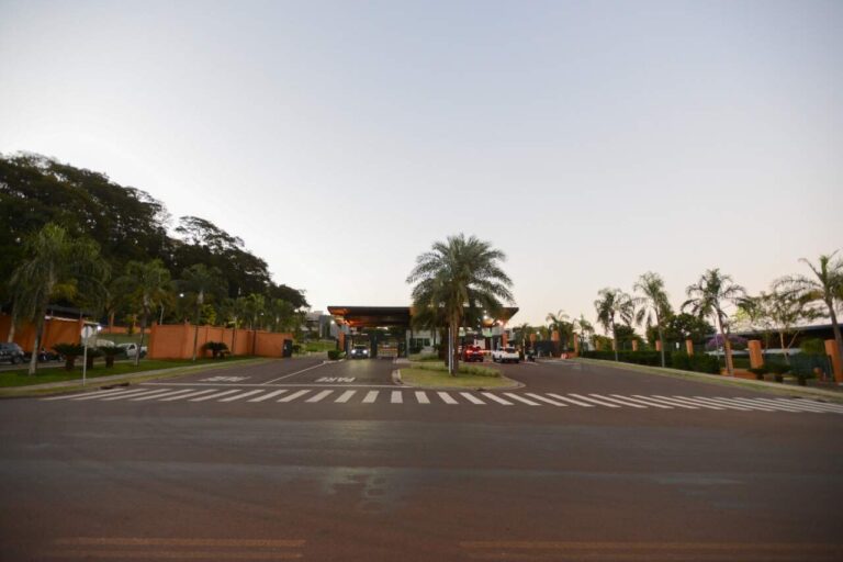 Casa em Condomínio à venda no Residencial e Empresarial Alphaville: