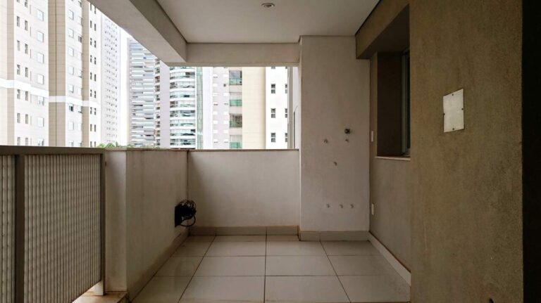 Apartamento à venda no Jardim Botânico: Sacada rea de Servi o