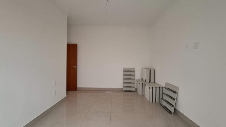 Casa em Condomínio à venda no Condomínio Pitangueiras: Su te 1