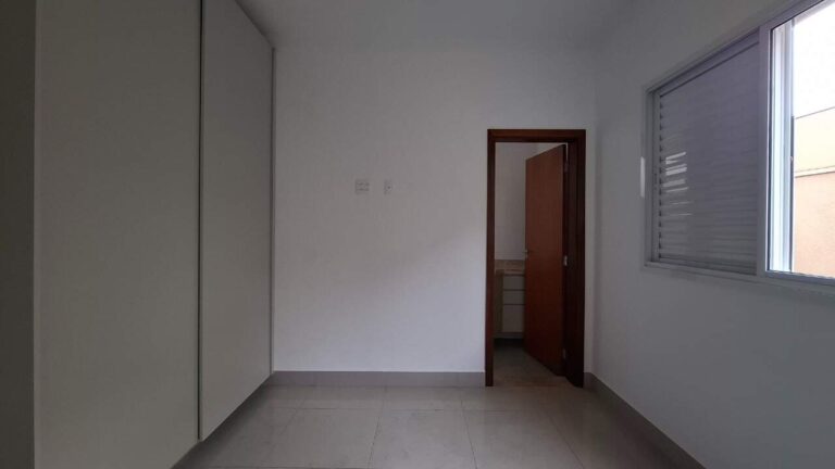 Casa em Condomínio à venda no Condomínio Pitangueiras: Su te 3