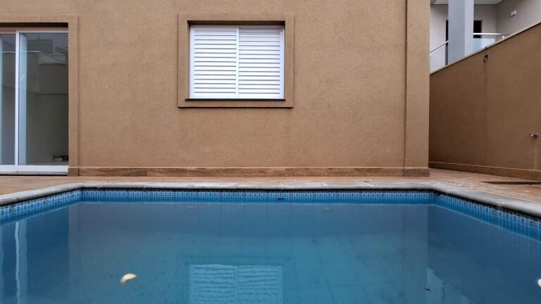 Casa em Condomínio à venda no Condomínio Pitangueiras: Piscina