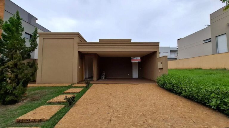 Casa em Condomínio à venda no Condomínio Pitangueiras: Fachada