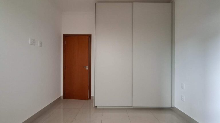 Casa em Condomínio à venda no Condomínio Pitangueiras: Su te 2