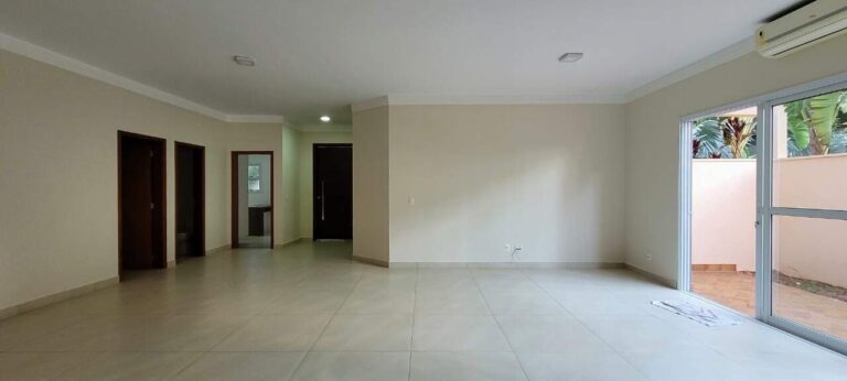 Casa em Condomínio para aluguel no Condomínio Colina do Sabiá: Living
