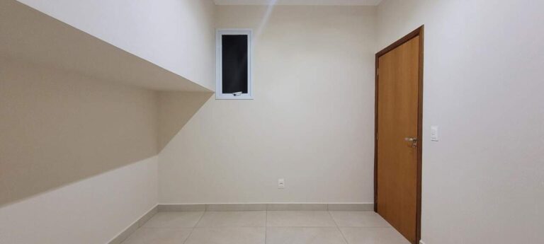 Casa em Condomínio para aluguel no Condomínio Colina do Sabiá: Home office