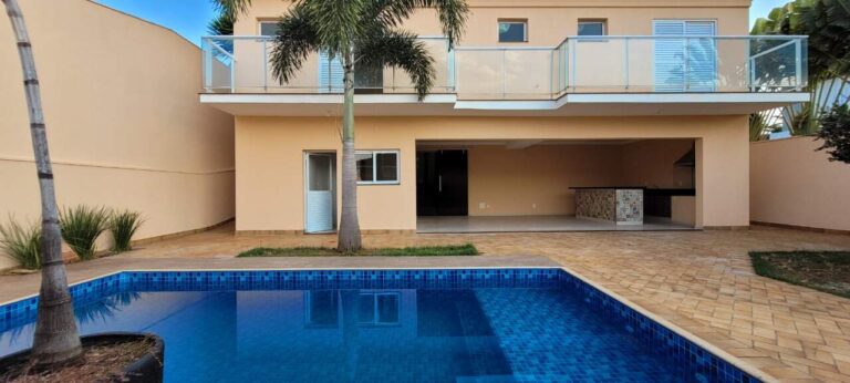 Casa em Condomínio à venda no Condomínio Colina do Sabiá: Piscina