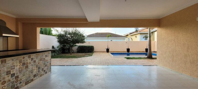 Casa em Condomínio para aluguel no Condomínio Colina do Sabiá: Espa o gourmet