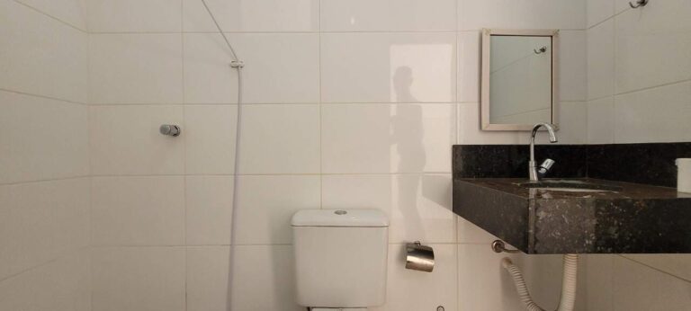 Casa em Condomínio para aluguel no Condomínio Colina do Sabiá: Vesti rio