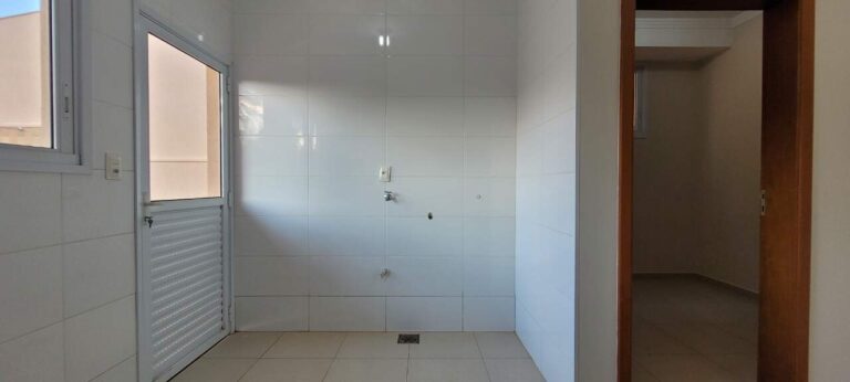 Casa em Condomínio para aluguel no Condomínio Colina do Sabiá: Dep sito