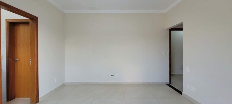 Casa em Condomínio para aluguel no Condomínio Colina do Sabiá: Su te principal