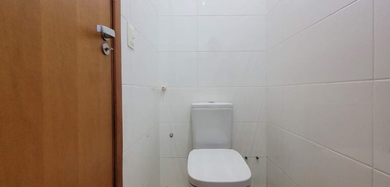 Casa em Condomínio para aluguel no Condomínio Colina do Sabiá: Su te principal