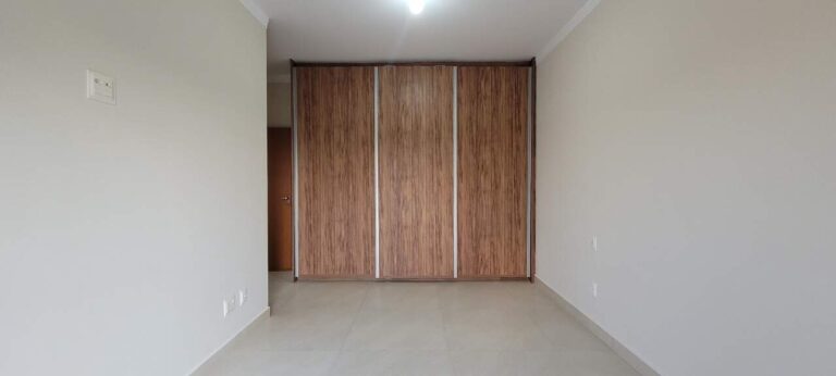 Casa em Condomínio para aluguel no Condomínio Colina do Sabiá: Su te 2