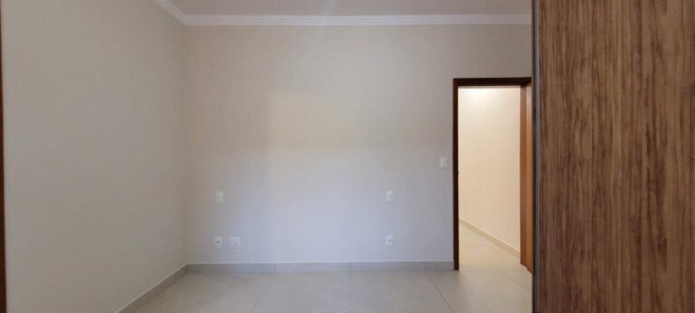 Casa em Condomínio para aluguel no Condomínio Colina do Sabiá: Su te 3