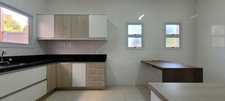Casa em Condomínio para aluguel no Condomínio Colina do Sabiá: Cozinha
