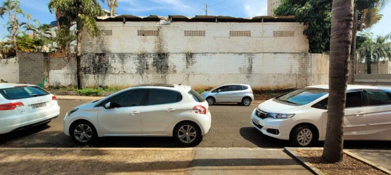 Prédio Comercial para aluguel no Jardim América: vista lateral