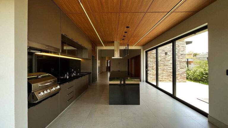 Casa em Condomínio à venda no Vila do Golfe: Espa o gourmet