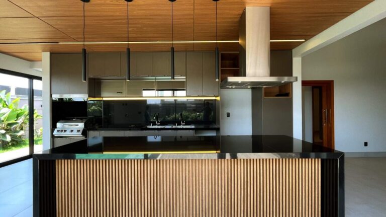 Casa em Condomínio à venda no Vila do Golfe: Espa o gourmet