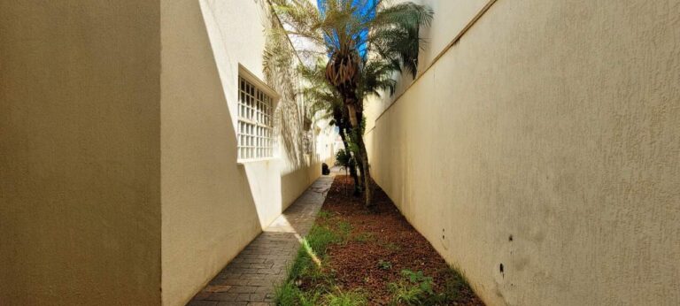 Prédio Comercial para aluguel no Jardim Califórnia: quintal