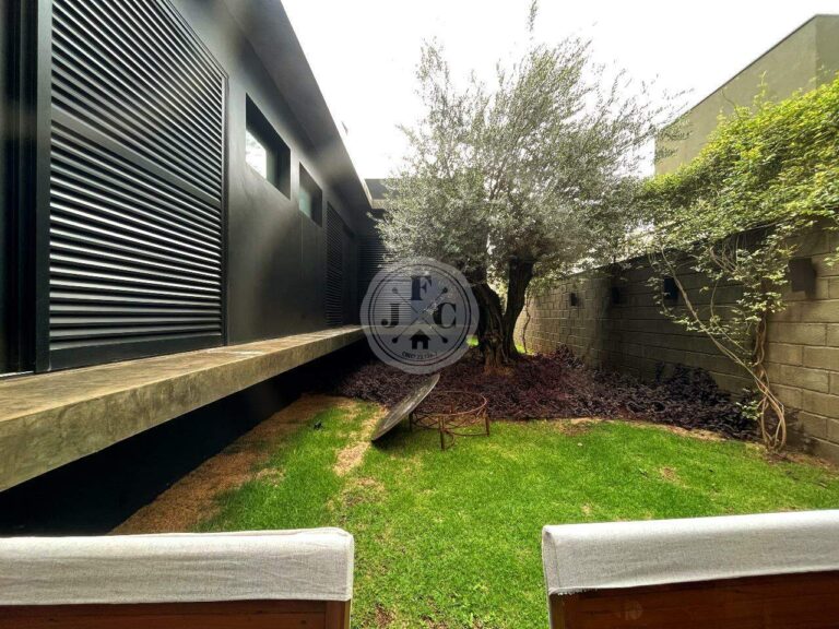 Casa em Condomínio à venda no Vila do Golfe: Jardim