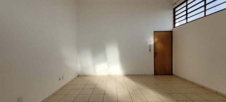 Sala Comercial para aluguel no Jardim Irajá: