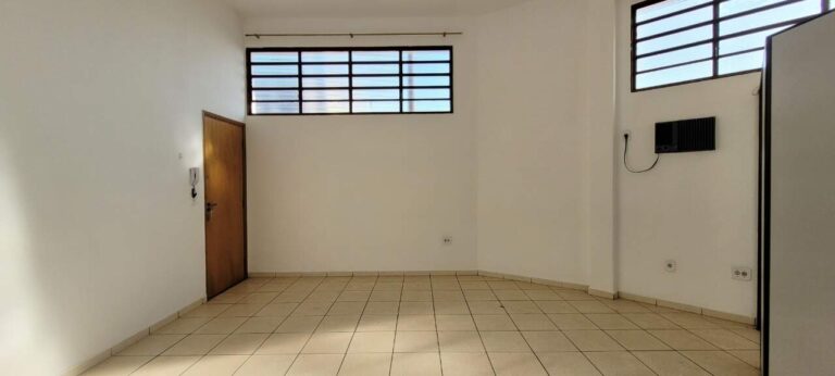 Sala Comercial para aluguel no Jardim Irajá: