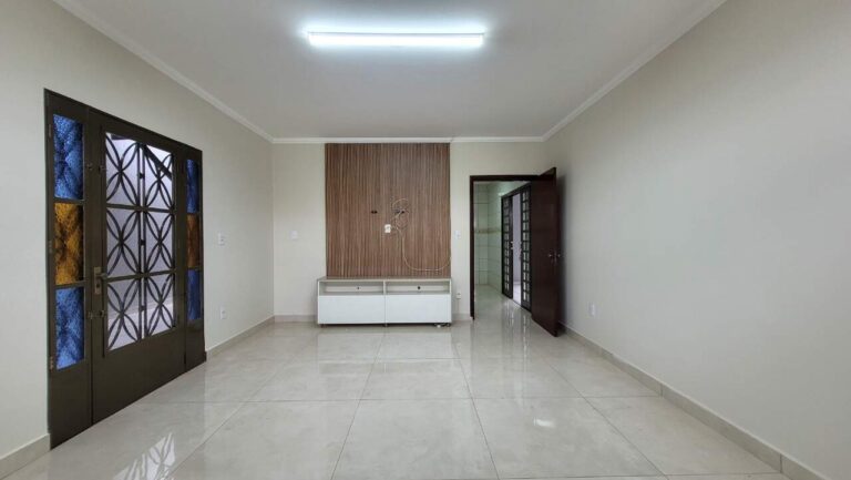 Casa para aluguel no Jardim Roberto Benedetti: