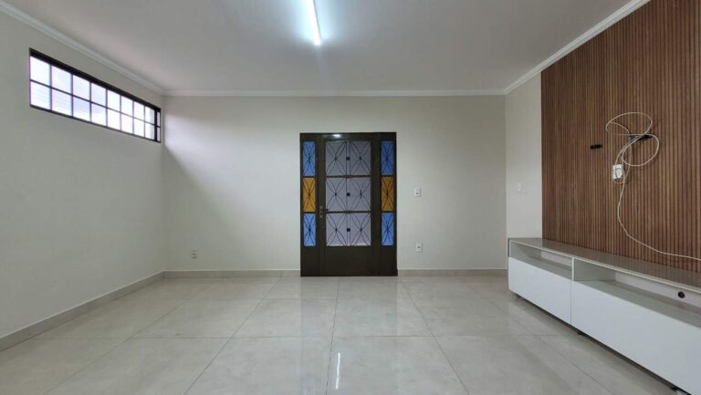 Casa para aluguel no Jardim Roberto Benedetti: