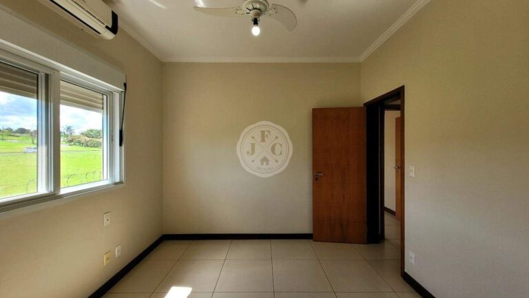 Casa em Condomínio à venda no Recreio das Acácias:
