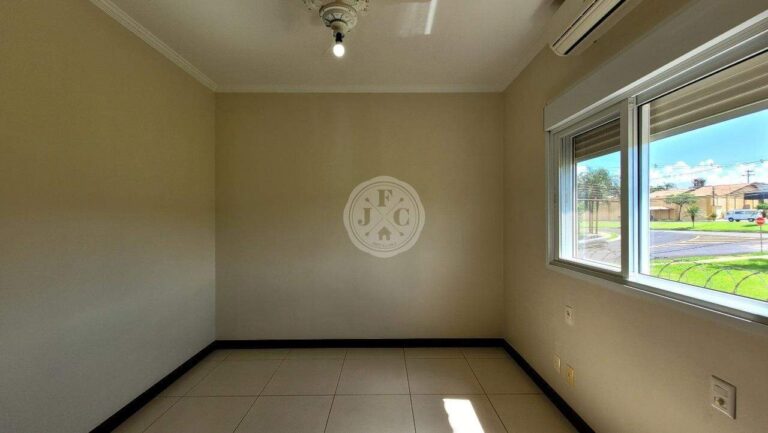 Casa em Condomínio à venda no Recreio das Acácias: