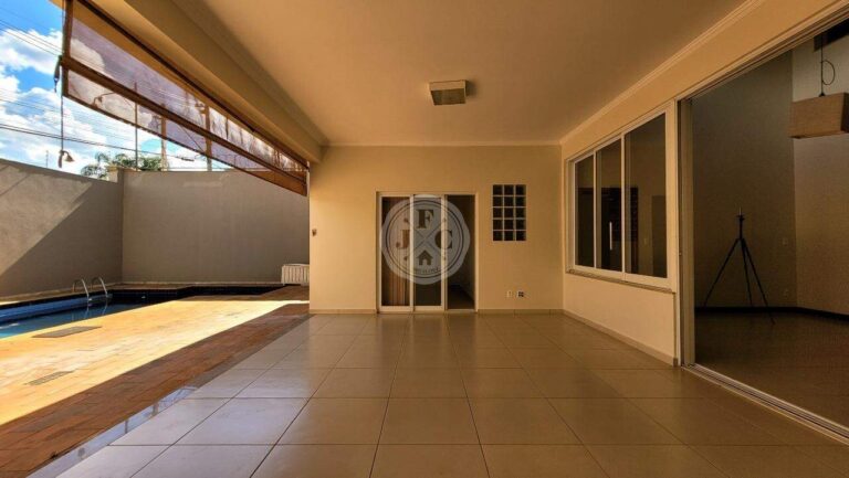 Casa em Condomínio à venda no Recreio das Acácias: