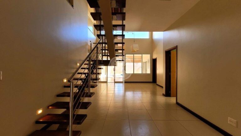 Casa em Condomínio à venda no Recreio das Acácias: