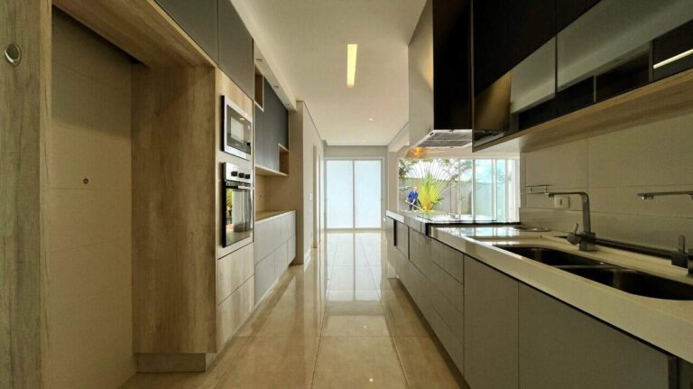 Casa em Condomínio para aluguel no Residencial e Empresarial Alphaville: cozinha