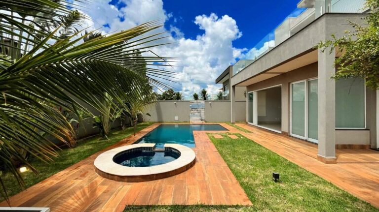 Casa em Condomínio para aluguel no Residencial e Empresarial Alphaville: piscina