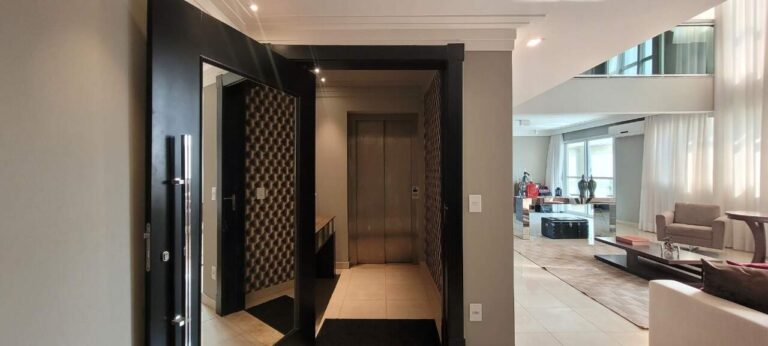 Apartamento Duplex à venda no Jardim Botânico: Elevador privativo