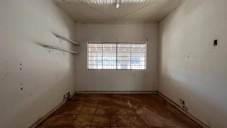 Casa Comercial à venda no Jardim América: Sala