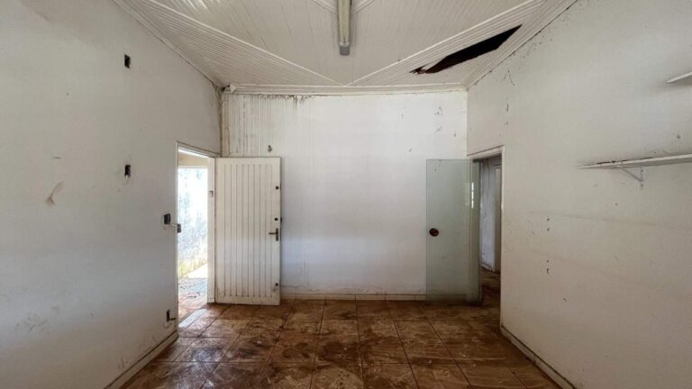 Casa Comercial à venda no Jardim América: Sala