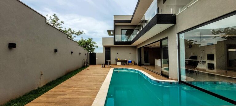 Casa em Condomínio à venda no Vila do Golfe: Piscina