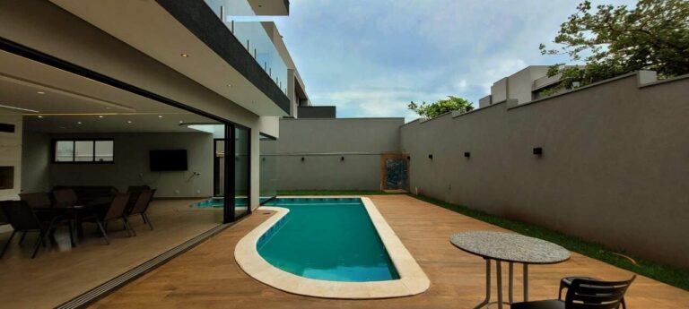 Casa em Condomínio à venda no Vila do Golfe: Piscina