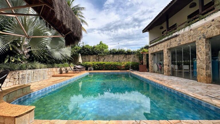 Casa Comercial para aluguel no Jardim Canadá: Piscina
