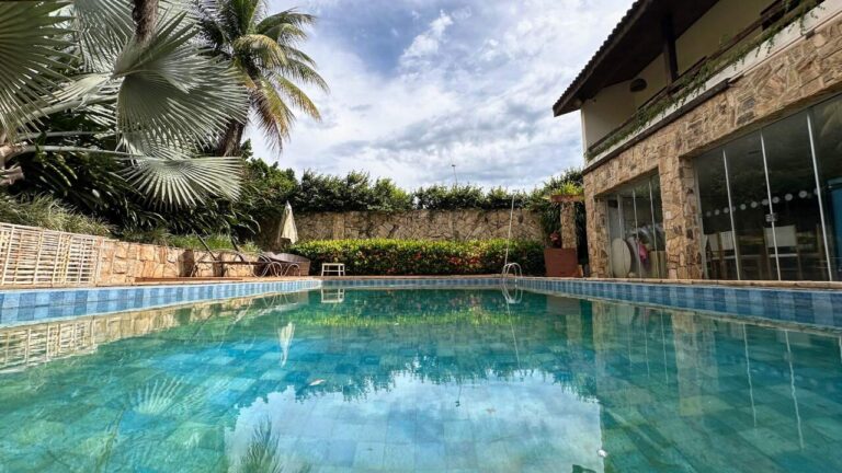 Casa Comercial para aluguel no Jardim Canadá: Piscina