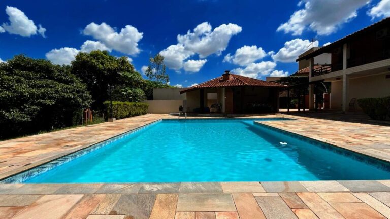 Casa em Condomínio à venda no Quinta da Alvorada: