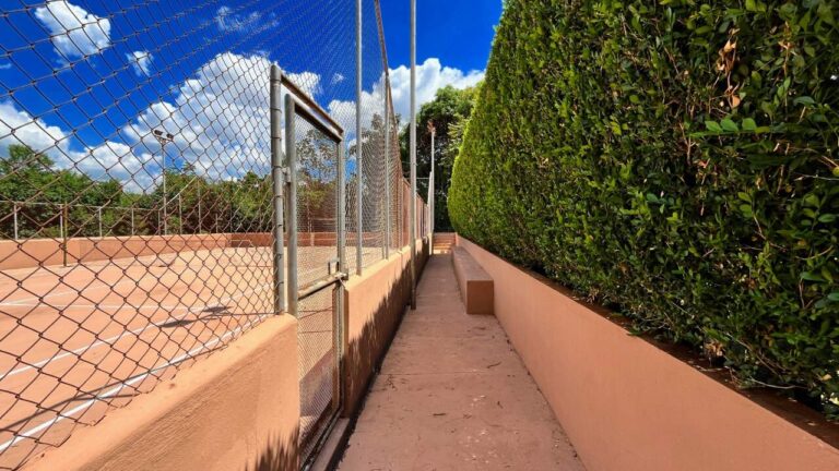 Casa em Condomínio à venda no Quinta da Alvorada: